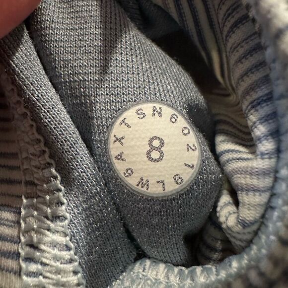 Lululemon wunder under crop tight high rise 21” size 8 - Picture 5 of 6